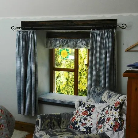 Armidale 3*